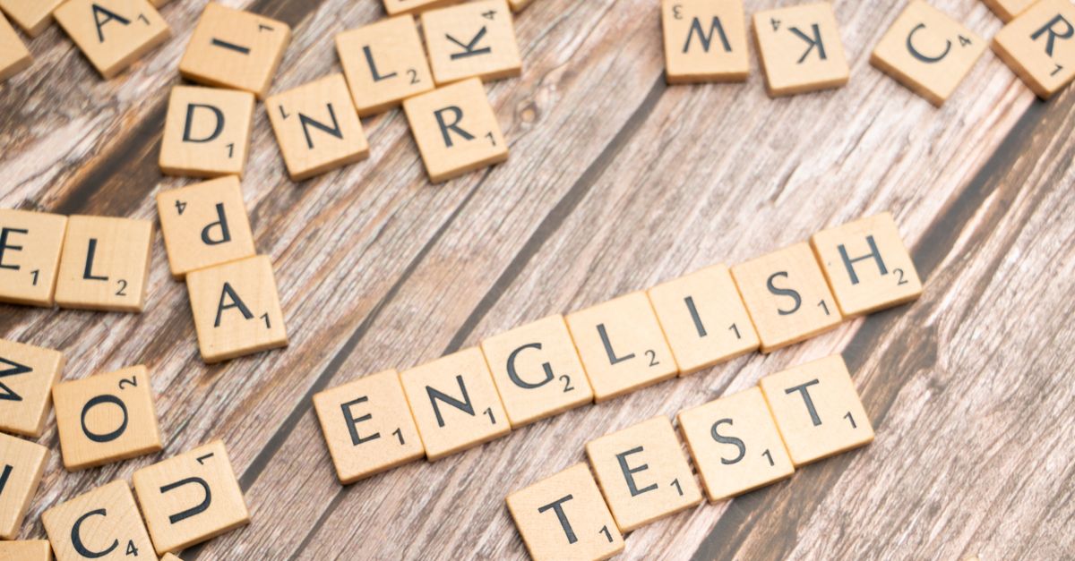 Bài mẫu VSTEP Writing: Email kể về buổi picnic & Essay về toàn cầu hoá